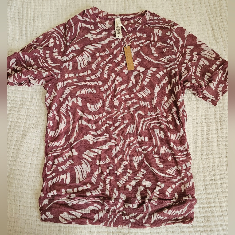Skims Summer mesh raspberry Swirl tee